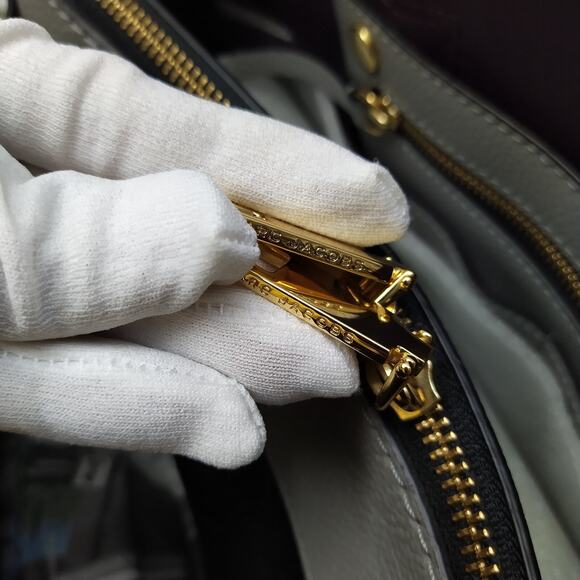 Marc Jacobs Women`s The Editor Griffin Rock Grey Zipper Satchel Shoulder Bag - Picture 13 of 16